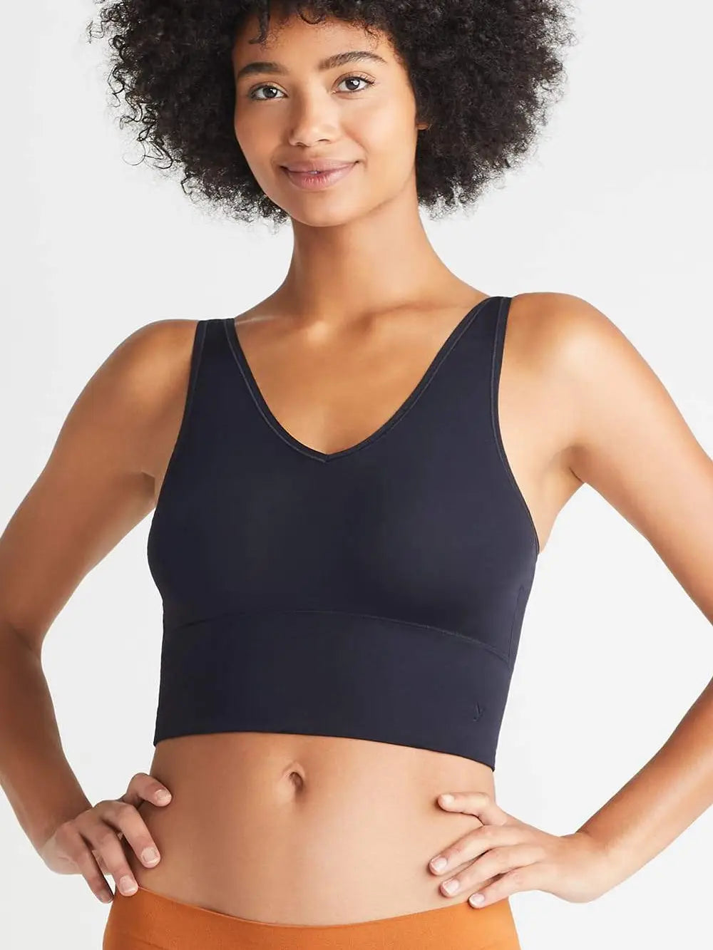 Claudia Comfortably Curved Longline Bra Top in Black - Seamless